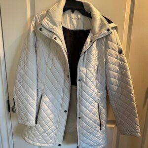 Calvin Klein size Large white quilted ladies coat
